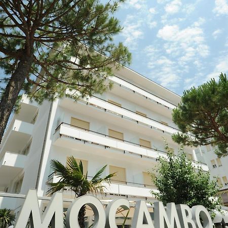 Hotel Mocambo Мілано-Маріттіма Екстер'єр фото
